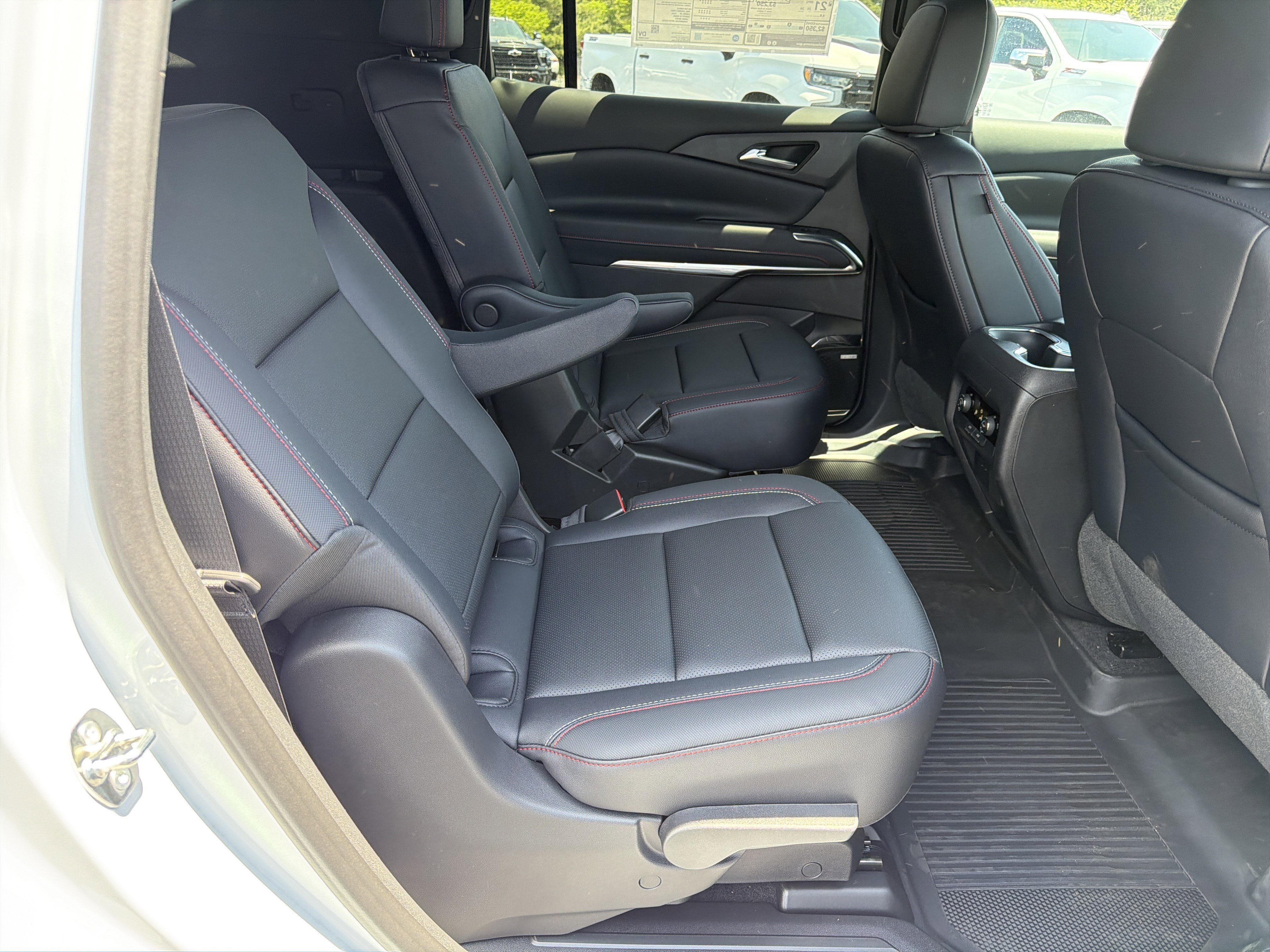 New 2026 Chevrolet Traverse Z71 w/ Enhanced Driving Package AWD/4WD image 15