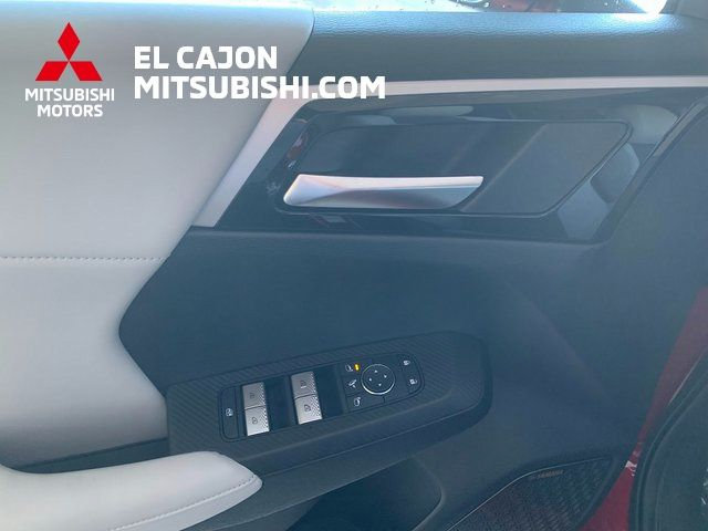 New 2026 Mitsubishi Outlander SE FWD image 9