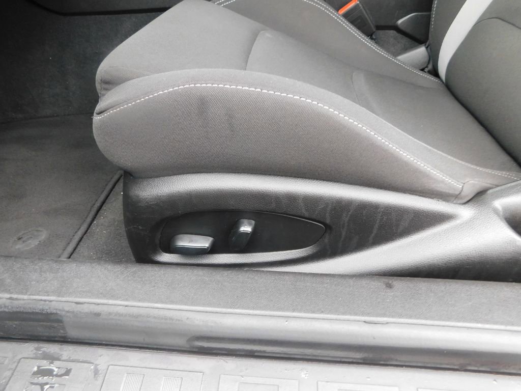 Used 2023 Chevrolet Camaro LT RWD image 13