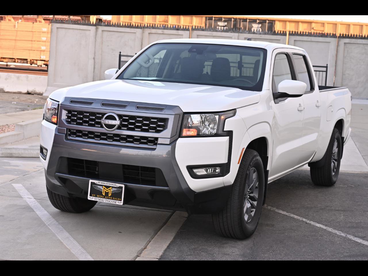 Used 2025 Nissan Frontier SV w/ SV Convenience Package RWD image 1