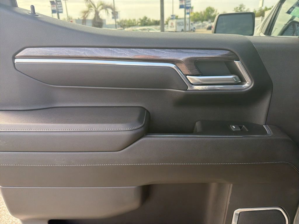 Used 2023 Chevrolet Silverado 1500 LTZ w/ Technology Package image 10