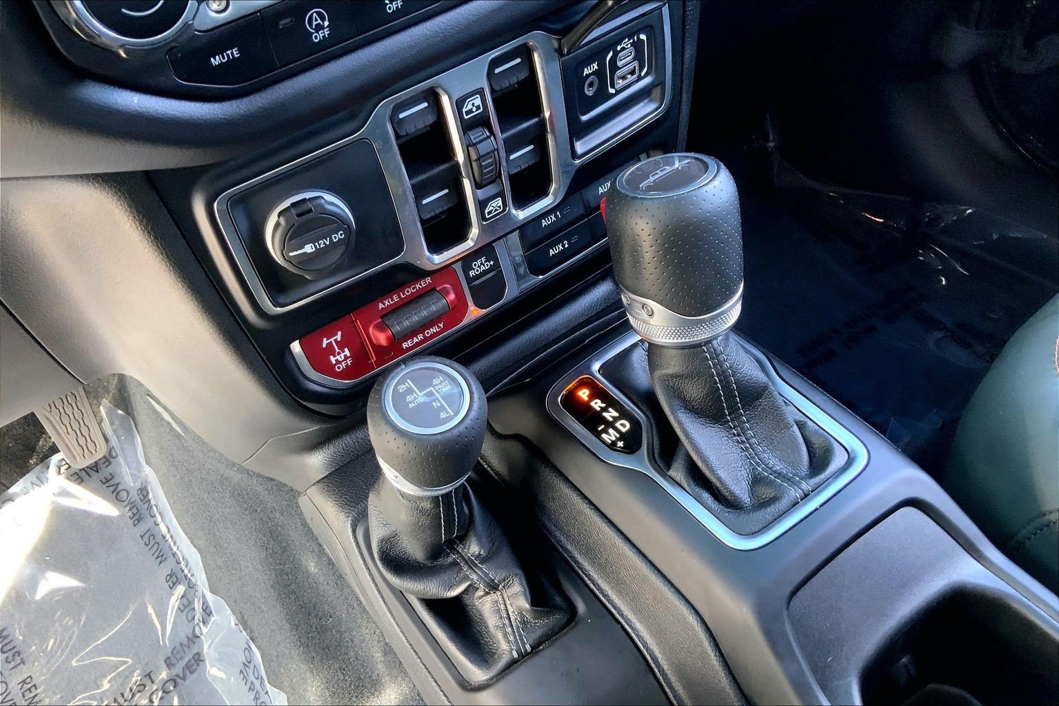 Certified 2024 Jeep Gladiator Mojave AWD/4WD image 16