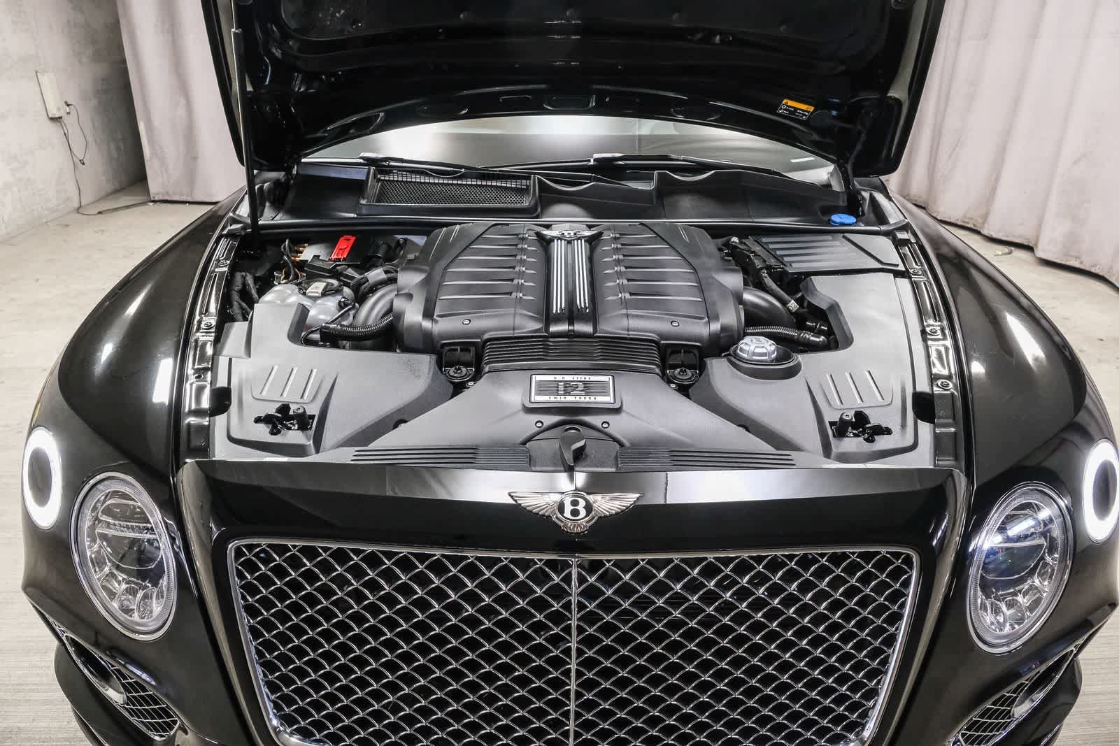 Used 2018 Bentley Bentayga AWD/4WD image 32
