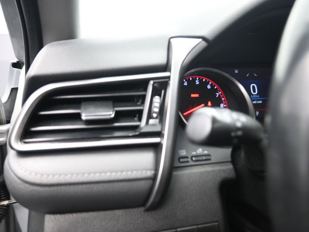 Used 2021 Toyota Camry XSE image 11