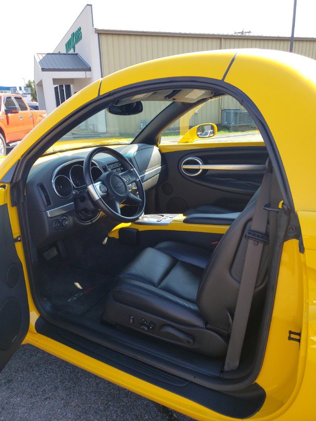 Used 2003 Chevrolet SSR w/ Preferred Equipment Group RWD image 3