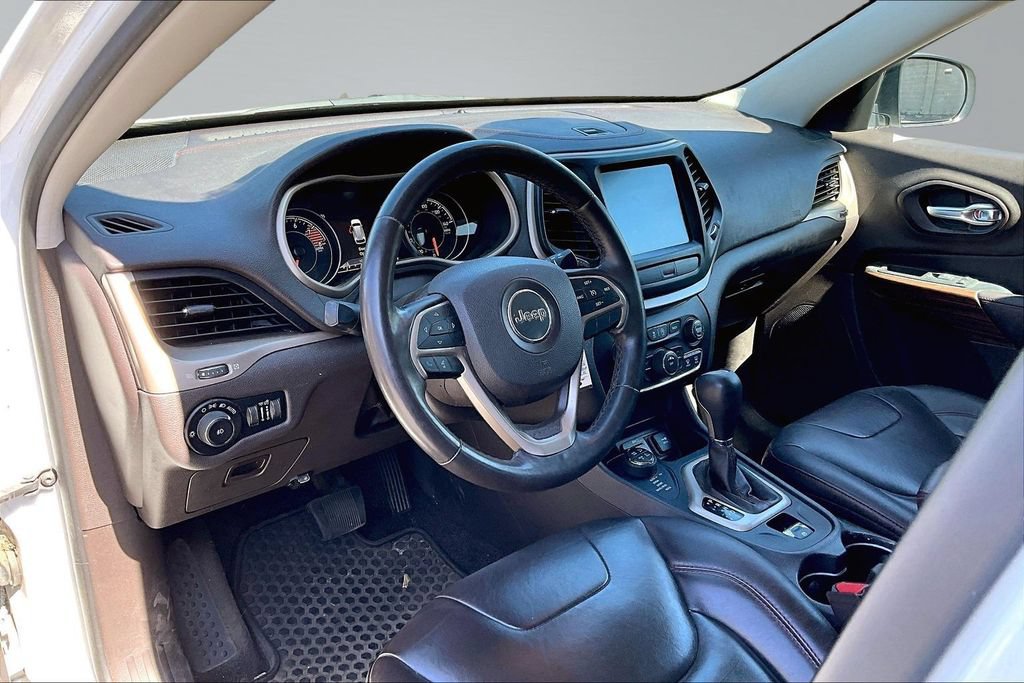 Certified 2016 Jeep Cherokee Trailhawk w/ Leather Interior Group AWD/4WD image 4