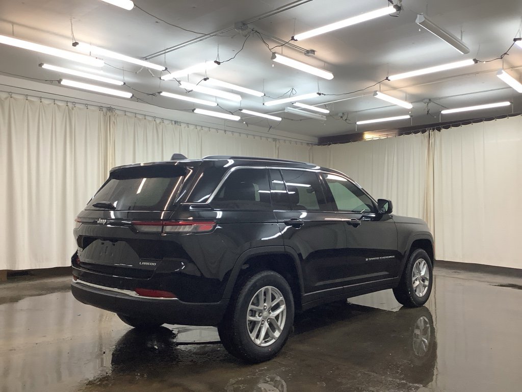 New 2025 Jeep Grand Cherokee Laredo X w/ Luxury Tech Group I image 6
