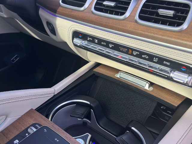 Used 2023 Mercedes-Benz GLS 450 4MATIC image 19
