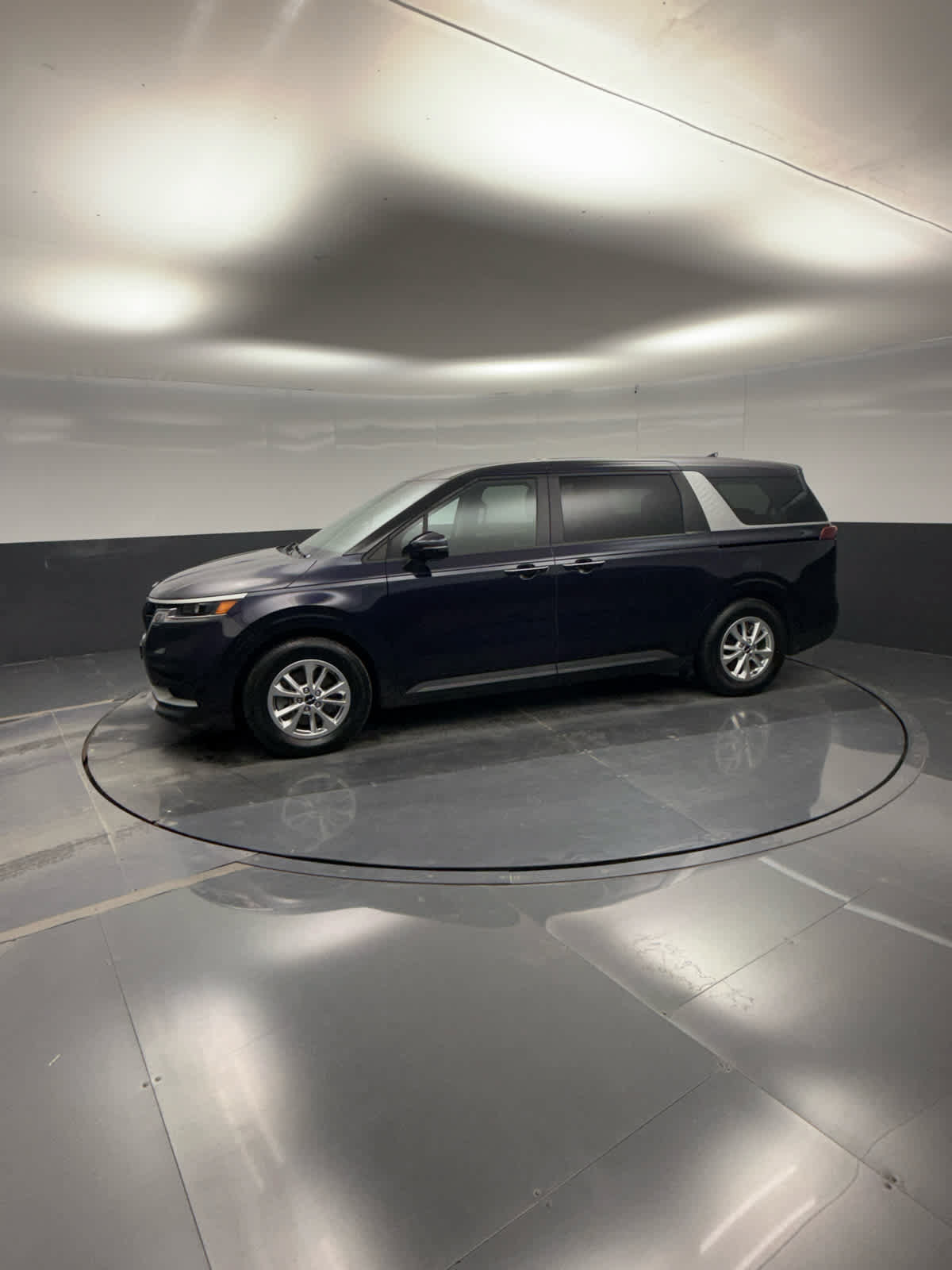 Used 2022 Kia Carnival LX FWD image 33