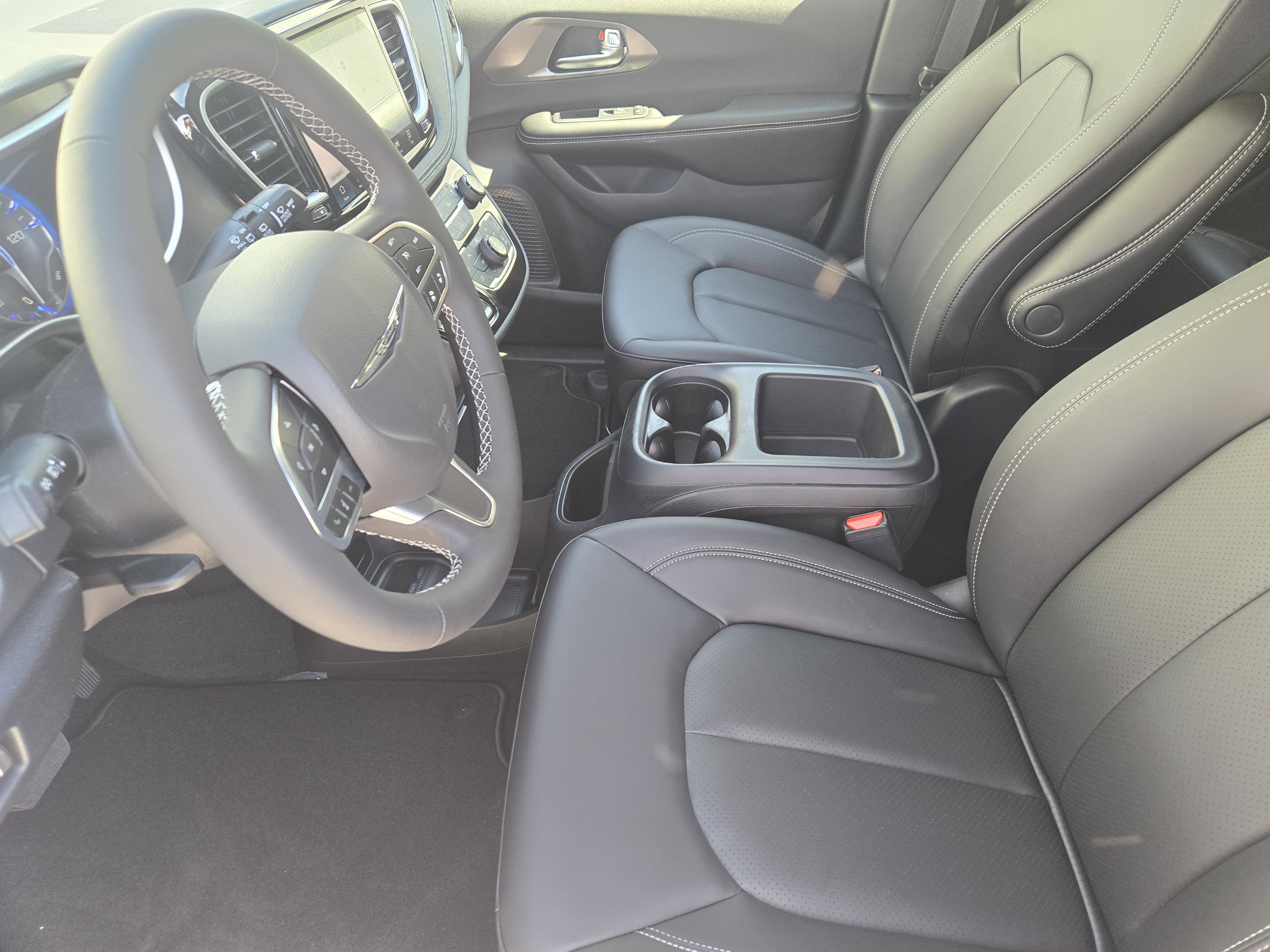 New 2026 Chrysler Pacifica Select image 10