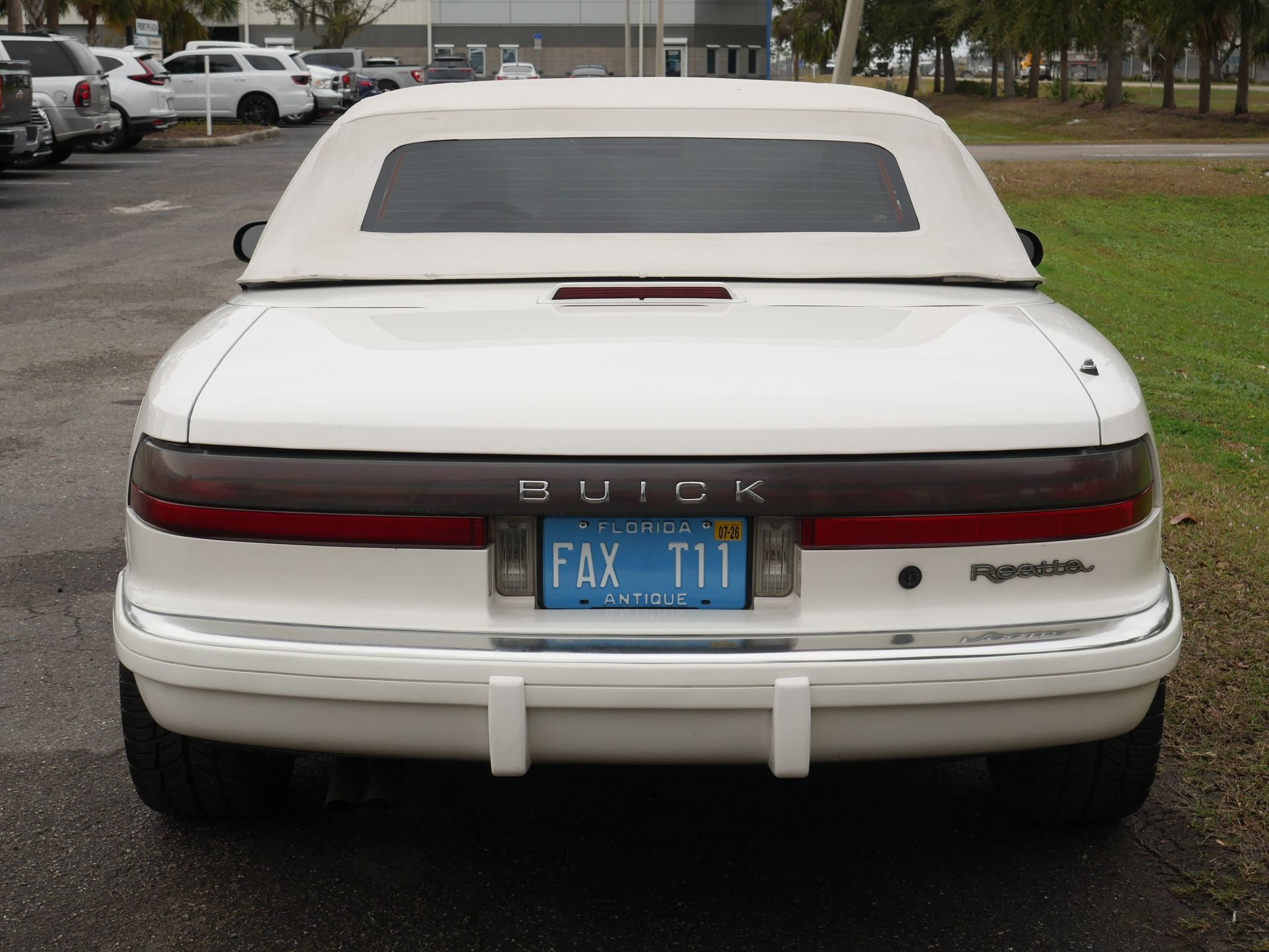 Used 1990 Buick Reatta Convertible image 22