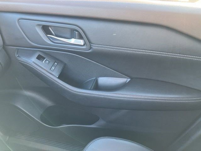 Used 2023 Nissan Rogue SL w/ SL Premium Package image 22