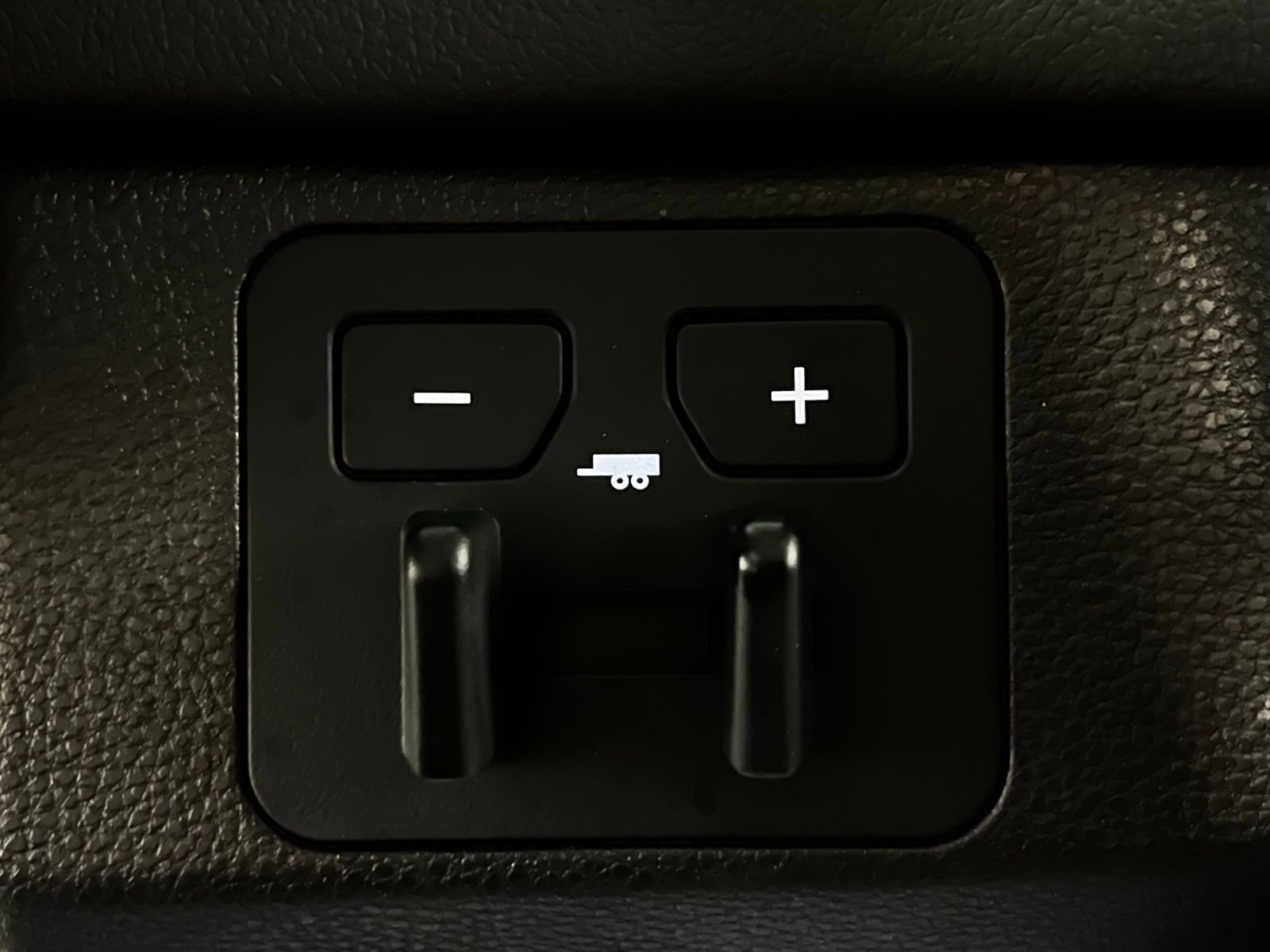 Certified 2025 Toyota Sequoia SR5 image 22