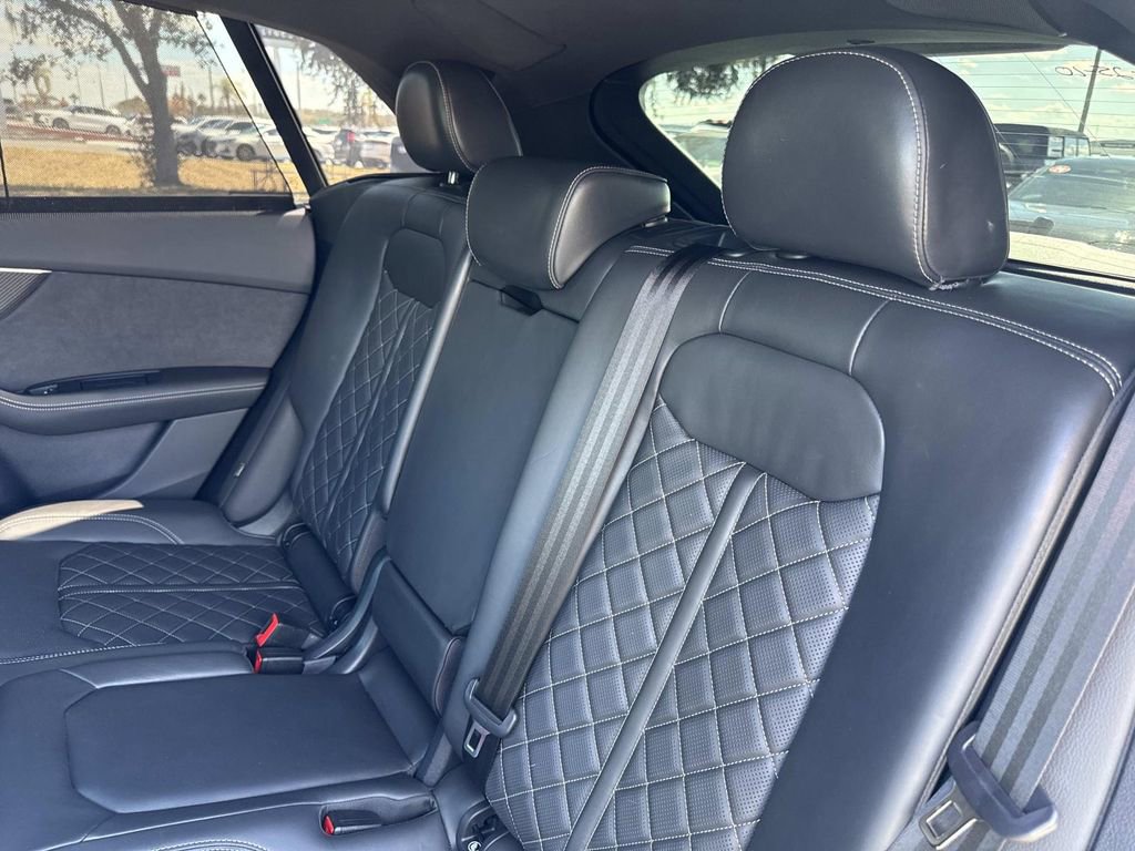 Used 2025 Audi SQ8 Prestige image 14