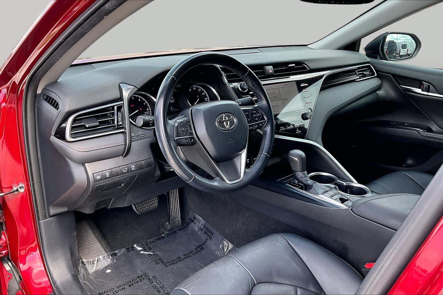 Used 2019 Toyota Camry XLE FWD image 16