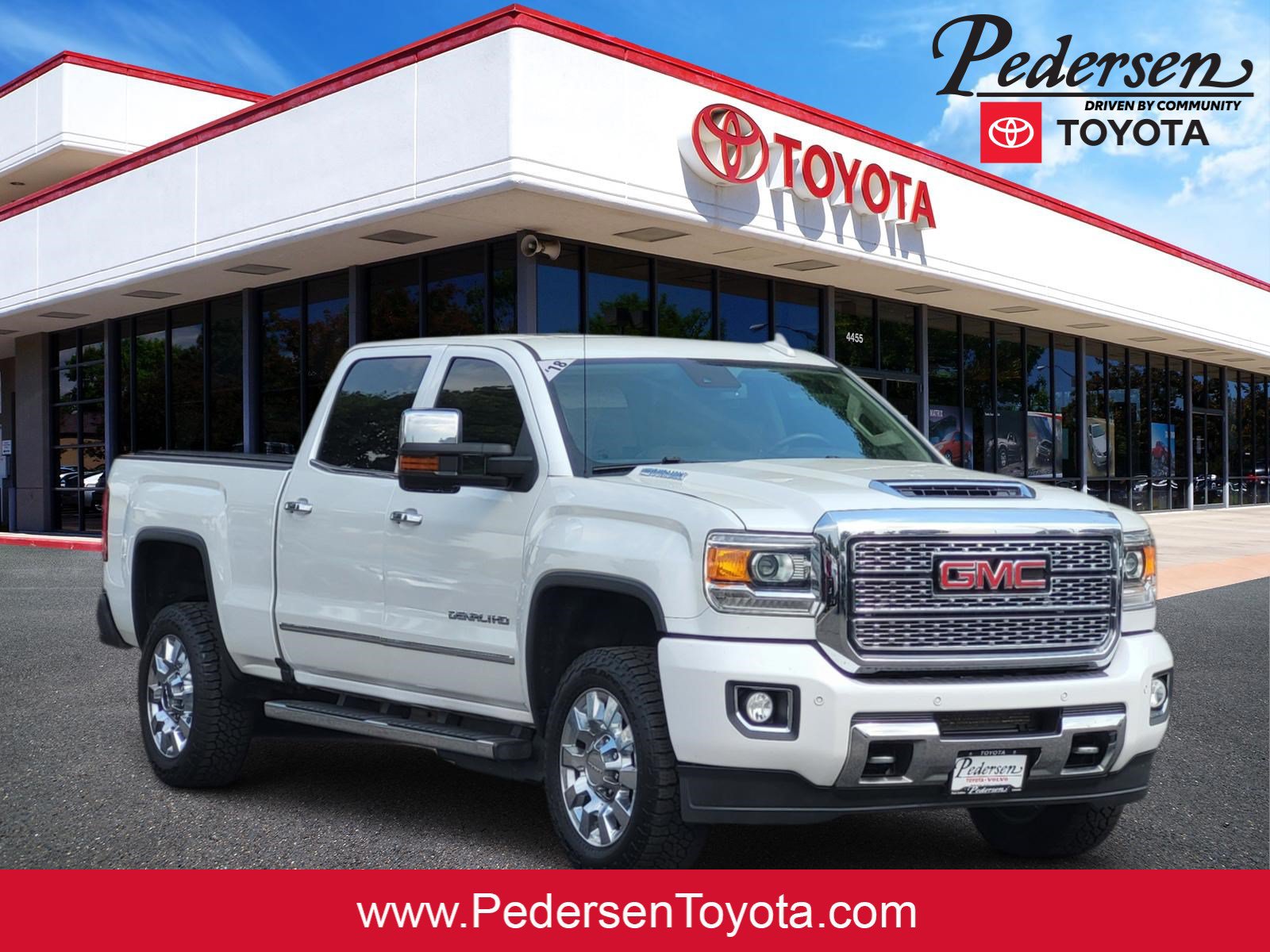 Used 2018 GMC Sierra 2500 Denali w/ Duramax Plus Package AWD/4WD image 1