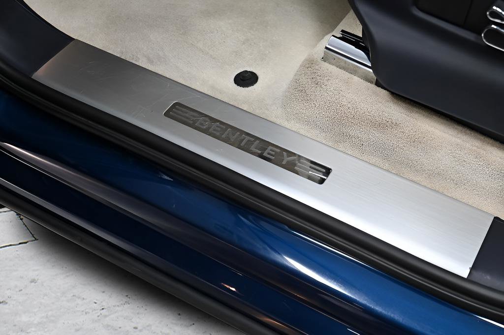 Used 2018 Bentley Bentayga image 18