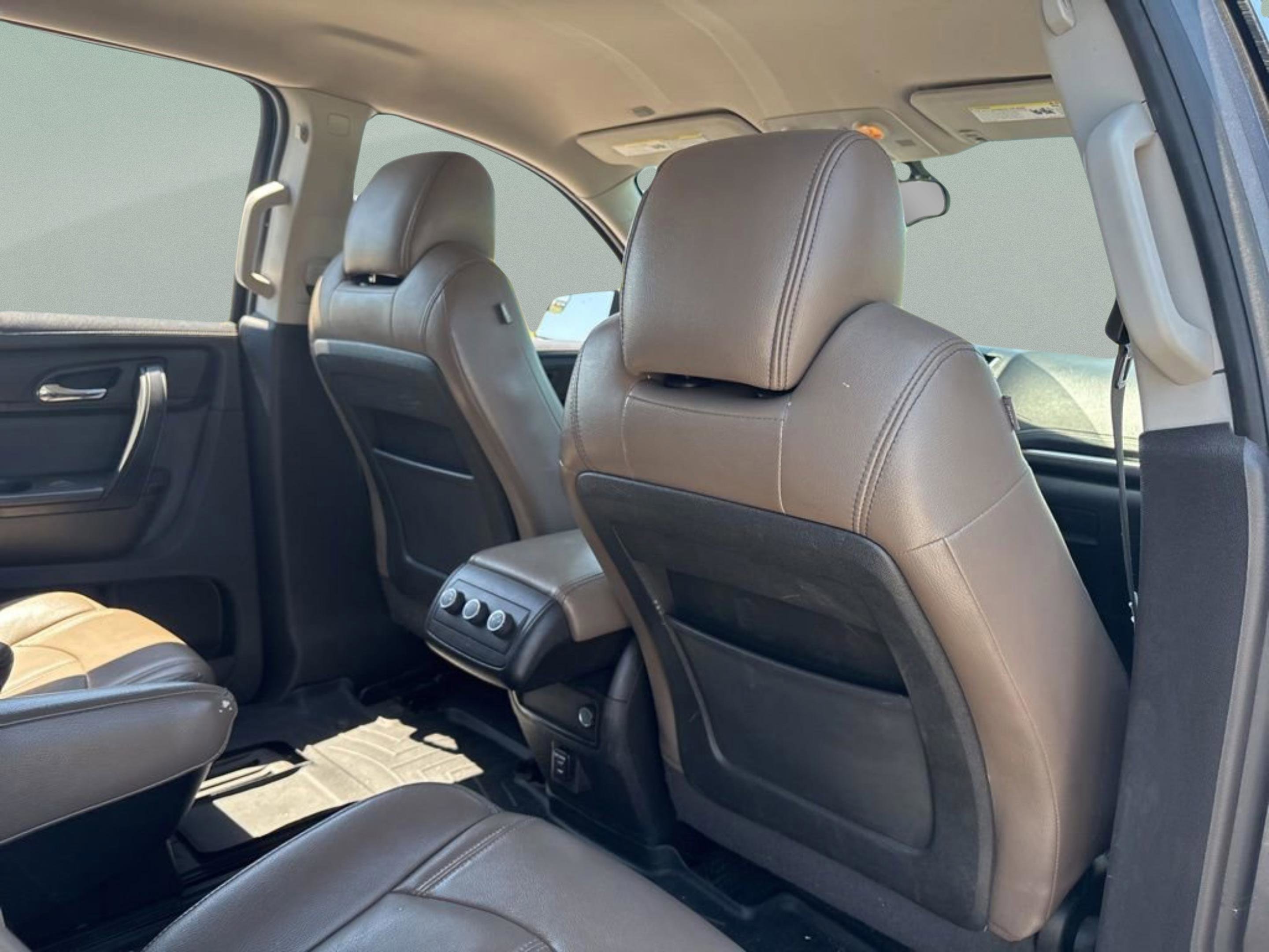 Used 2014 GMC Acadia SLE image 32