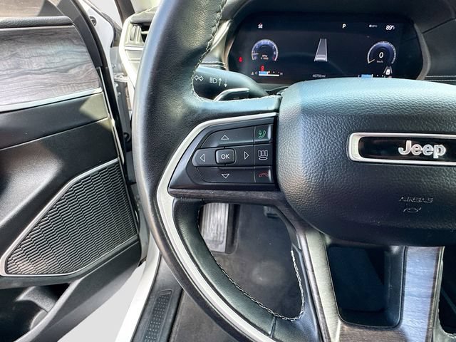 Used 2022 Jeep Grand Cherokee L Limited AWD/4WD image 38
