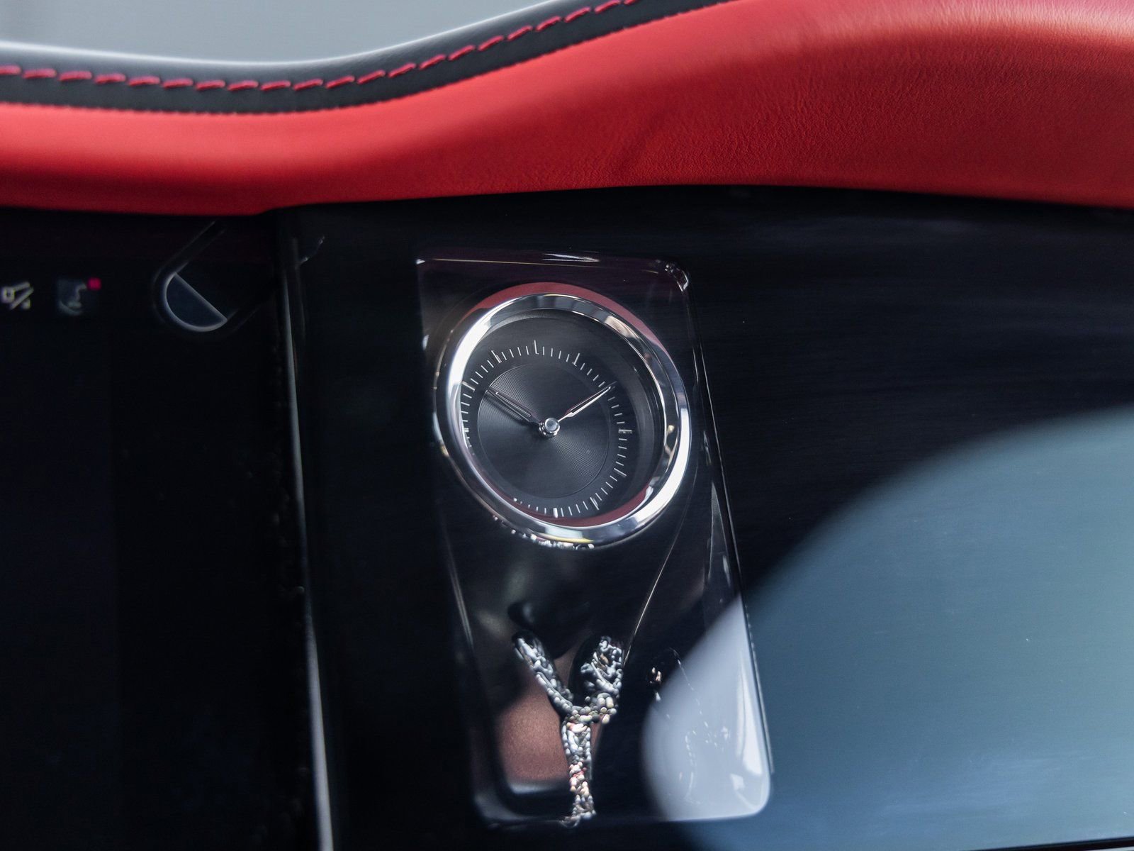 Certified 2025 Rolls-Royce Cullinan image 31