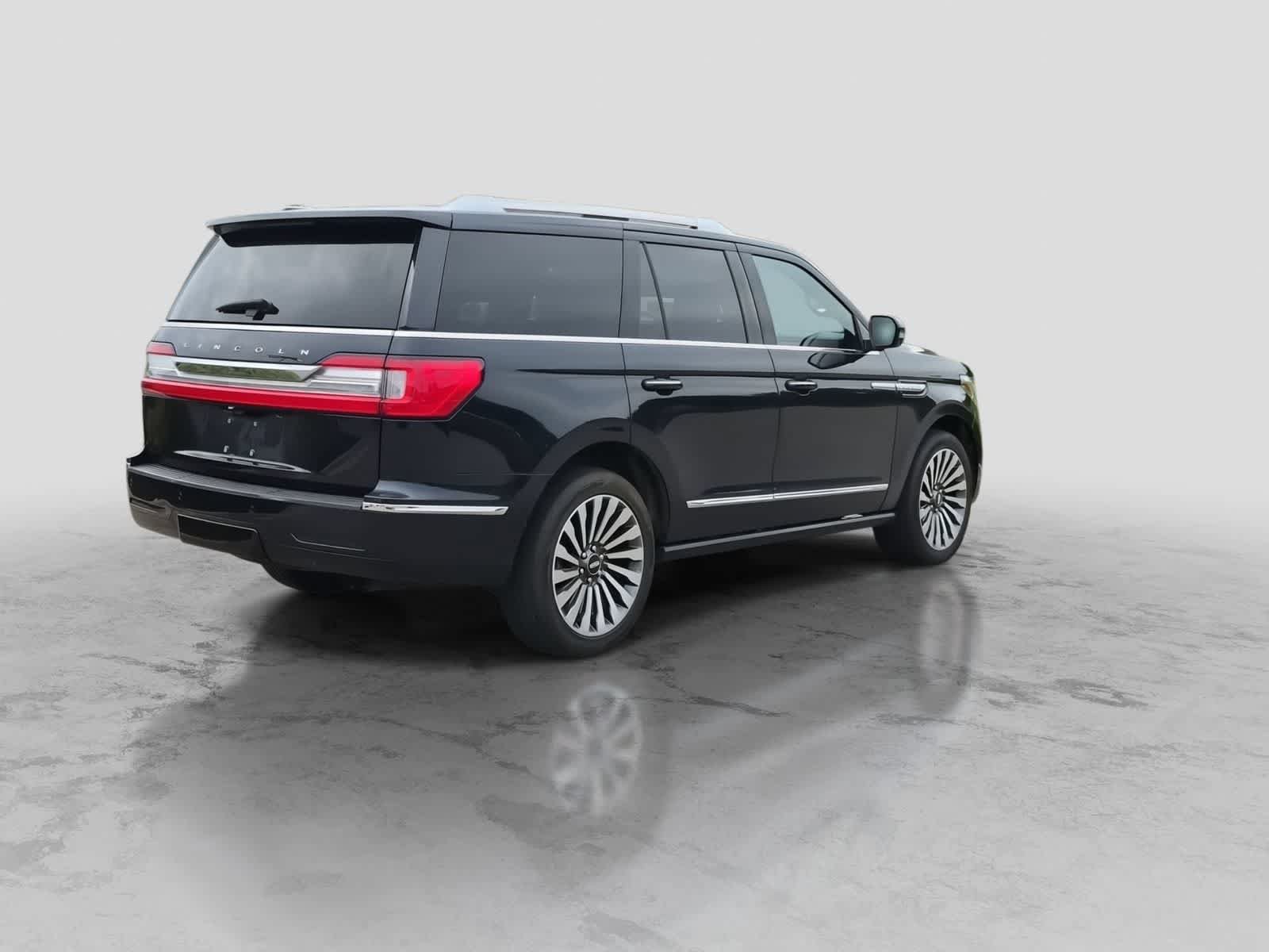 Used 2021 Lincoln Navigator Reserve w/ Luxury Package AWD/4WD image 8