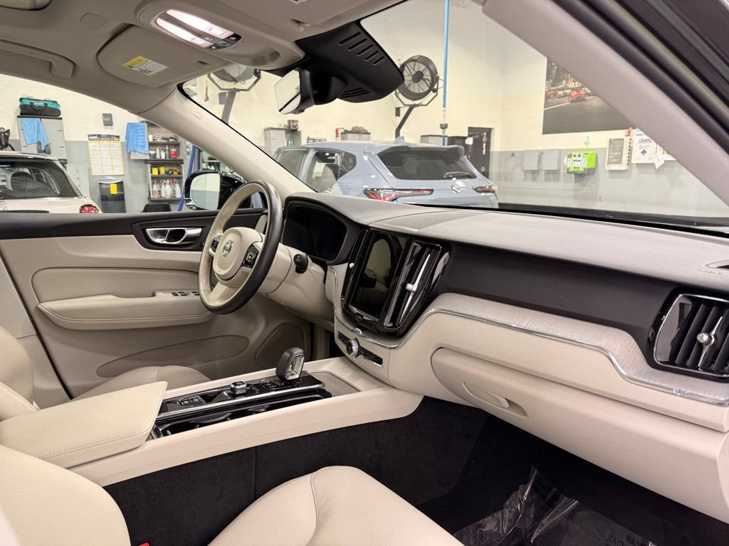 Used 2023 Volvo XC60 B5 Plus w/ Protection Package Premier AWD/4WD image 27