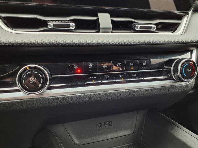 Used 2025 Chevrolet Equinox LT image 60