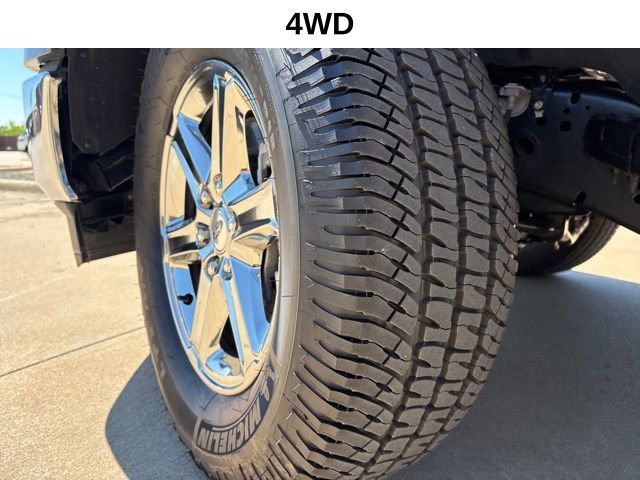 Used 2025 Ford F150 XLT w/ Equipment Group 301A Standard AWD/4WD image 17