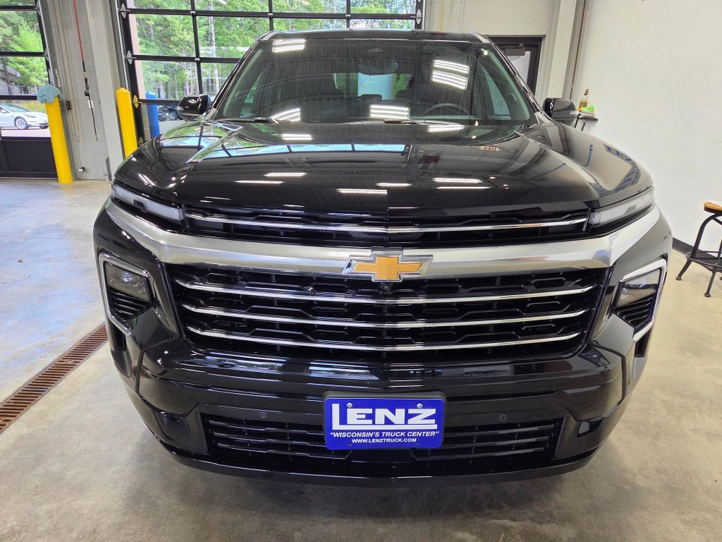 Used 2026 Chevrolet Traverse High Country w/ LPO, Floor Liner Package AWD/4WD image 3