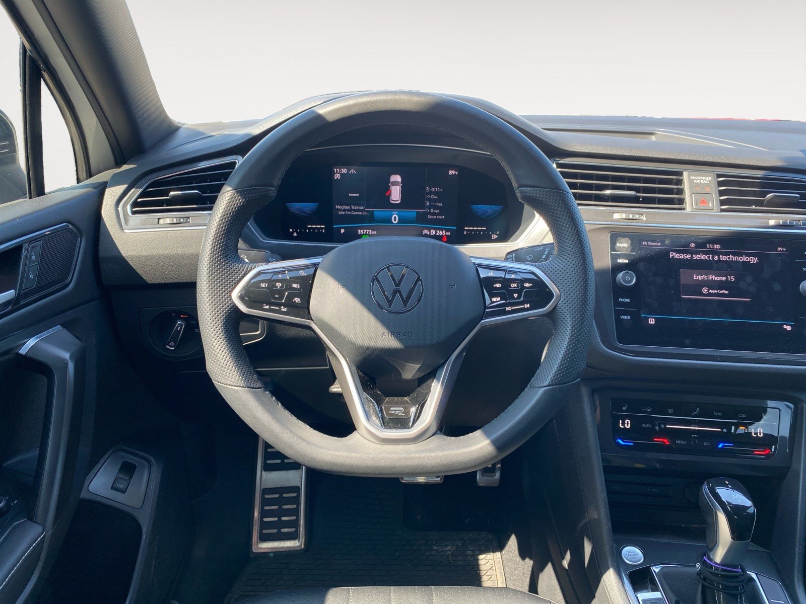 Used 2022 Volkswagen Tiguan SE R-Line AWD/4WD image 9