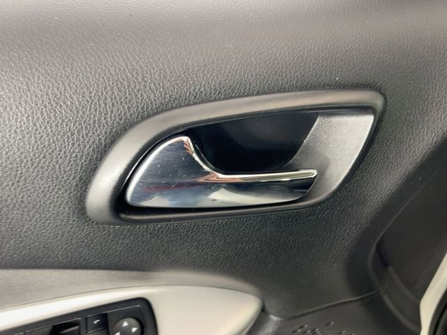 Used 2019 Dodge Journey SE image 11