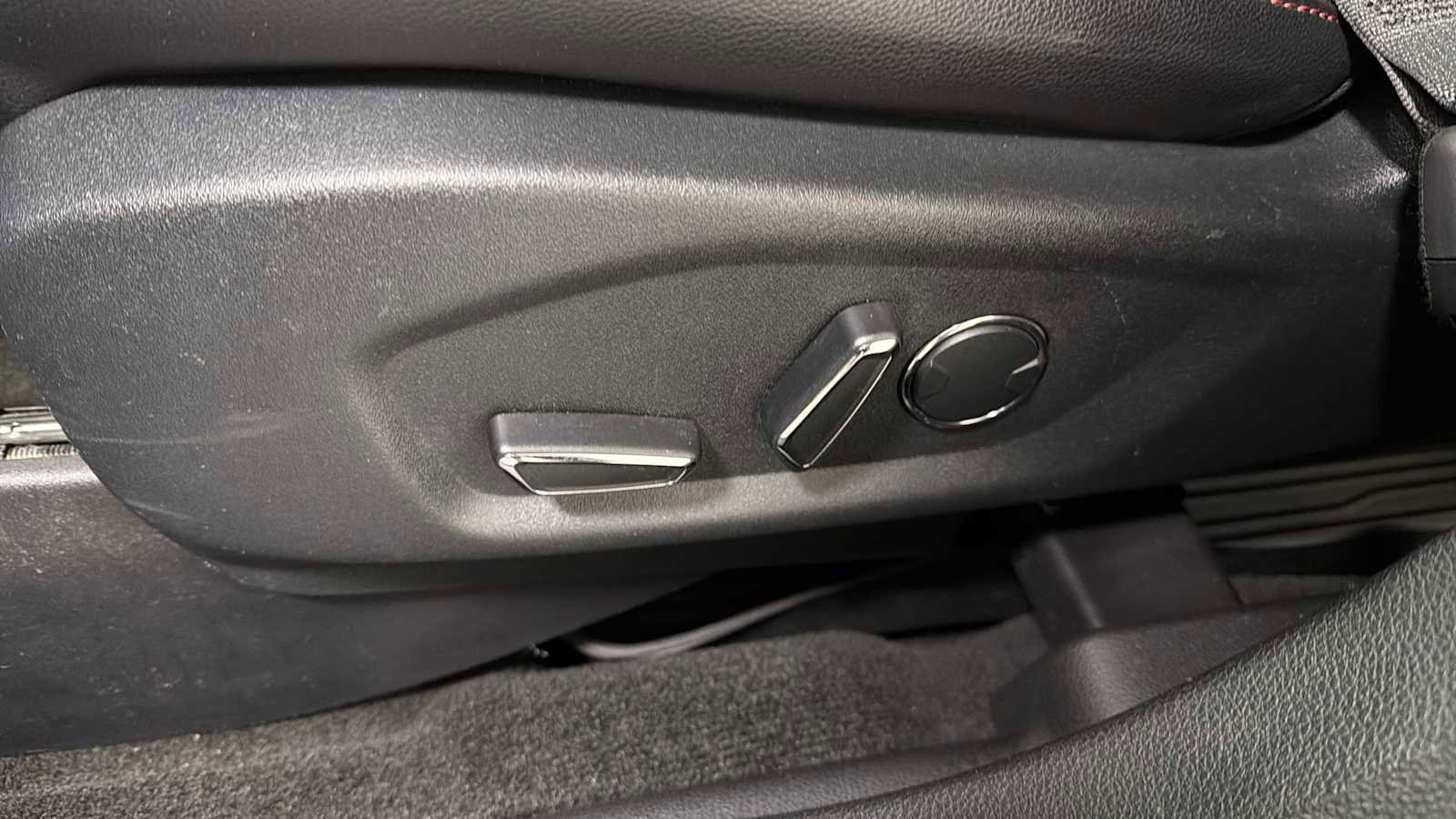 Used 2018 Ford Explorer Sport w/ Equipment Group 401A AWD/4WD image 14