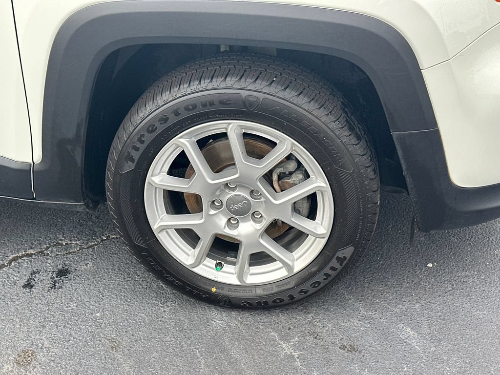 Used 2019 Jeep Renegade Latitude w/ Popular Equipment Group FWD image 12