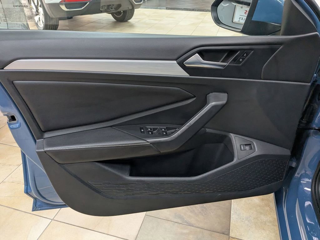 Used 2025 Volkswagen Jetta S image 11