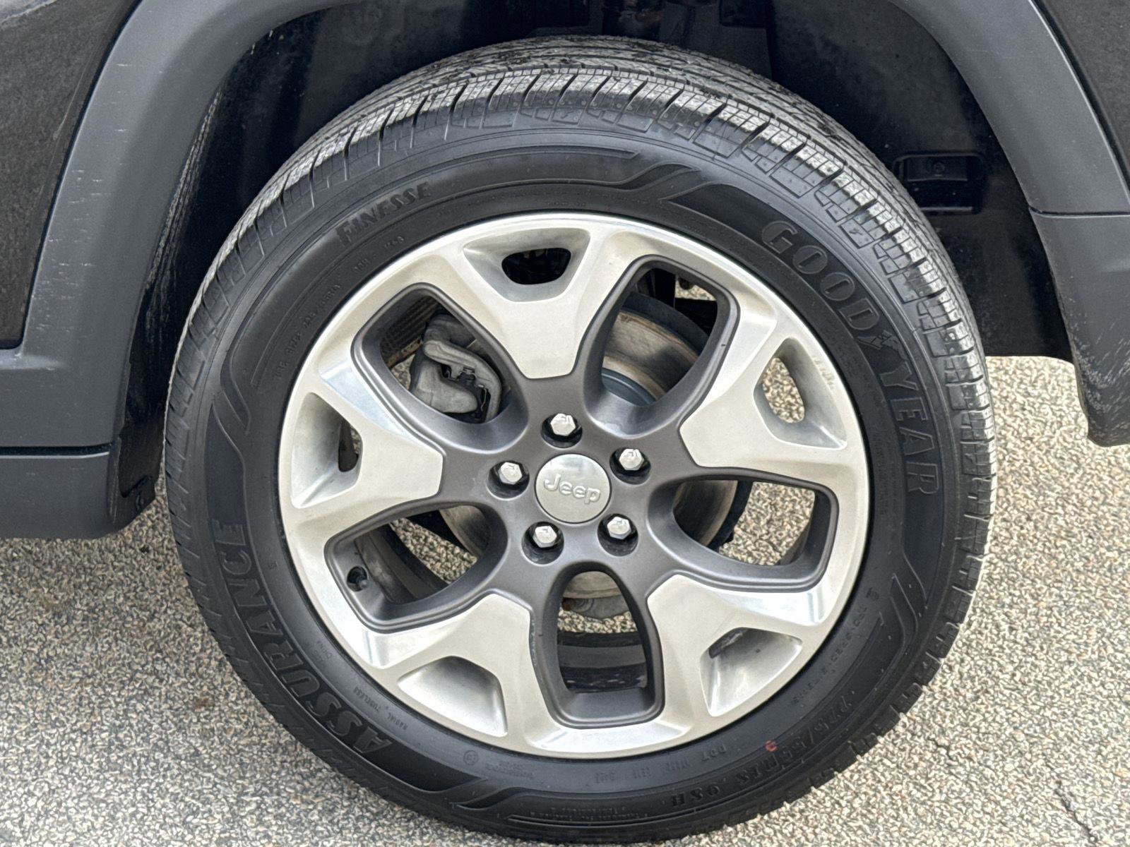 Used 2020 Jeep Compass Limited image 11