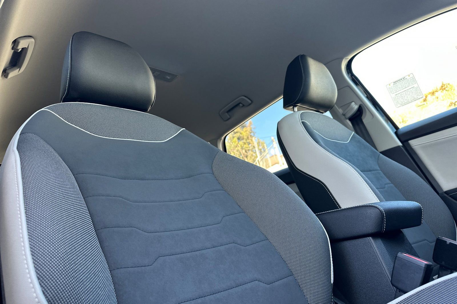 New 2026 Volkswagen Taos SE FWD image 15