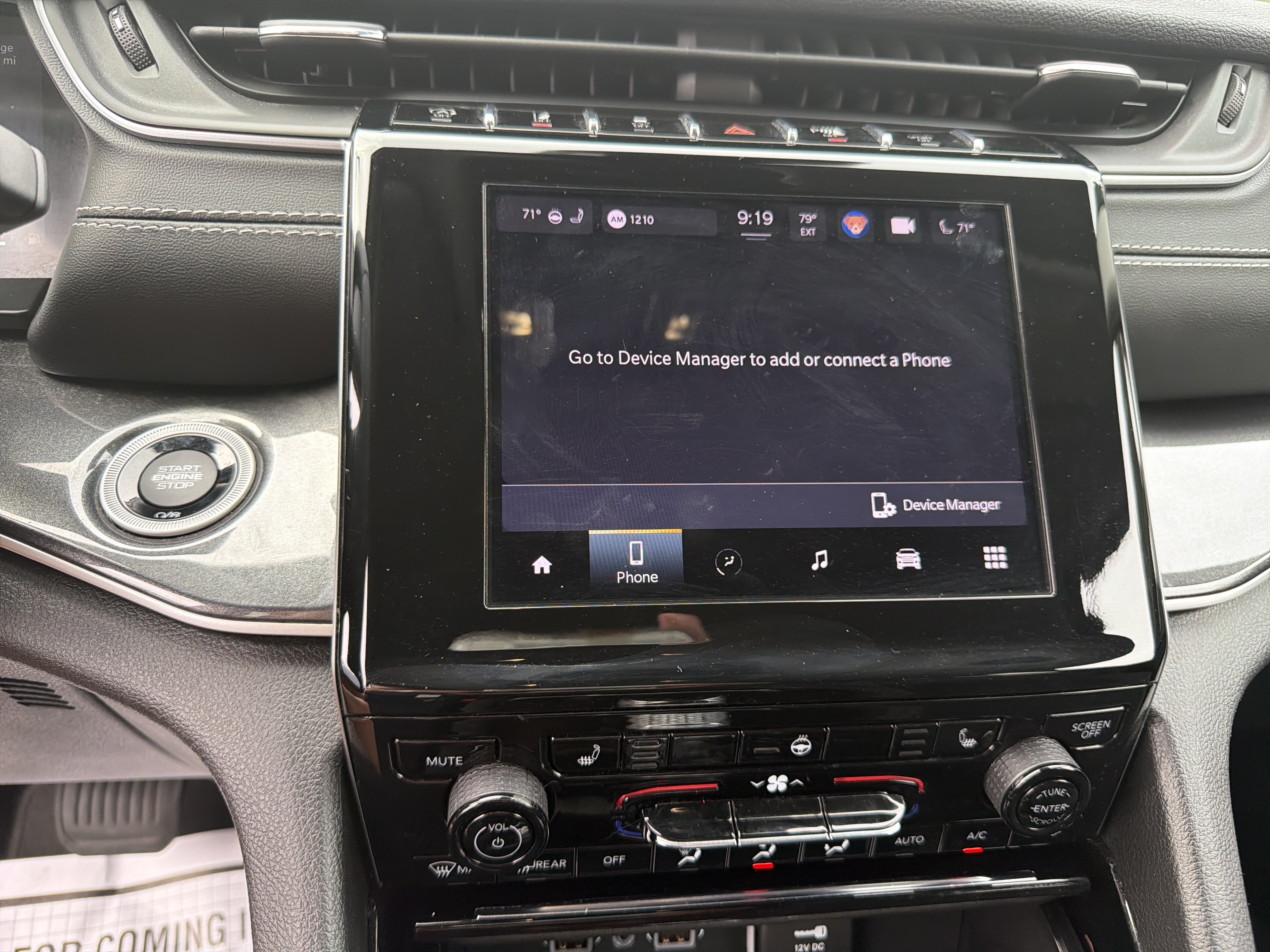 Certified 2023 Jeep Grand Cherokee Laredo w/ Luxury Tech Group I AWD/4WD image 24