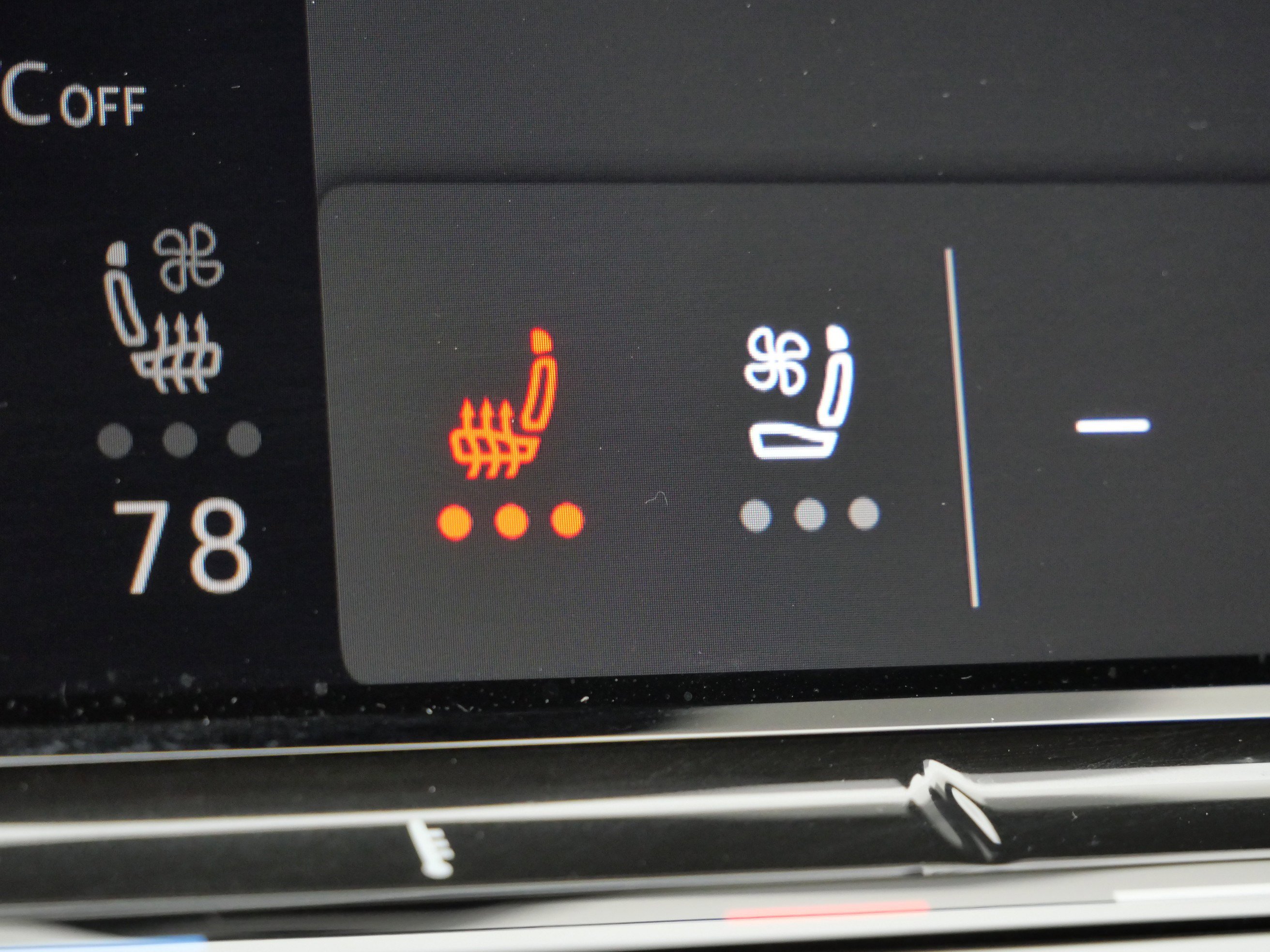 Certified 2025 Volkswagen Atlas SE image 29