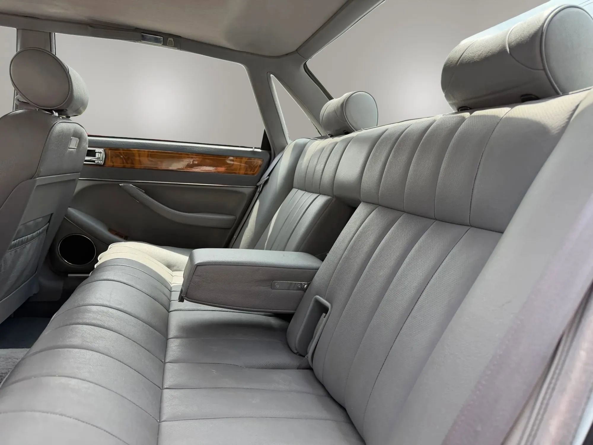 Used 1994 Jaguar XJ6 RWD image 26