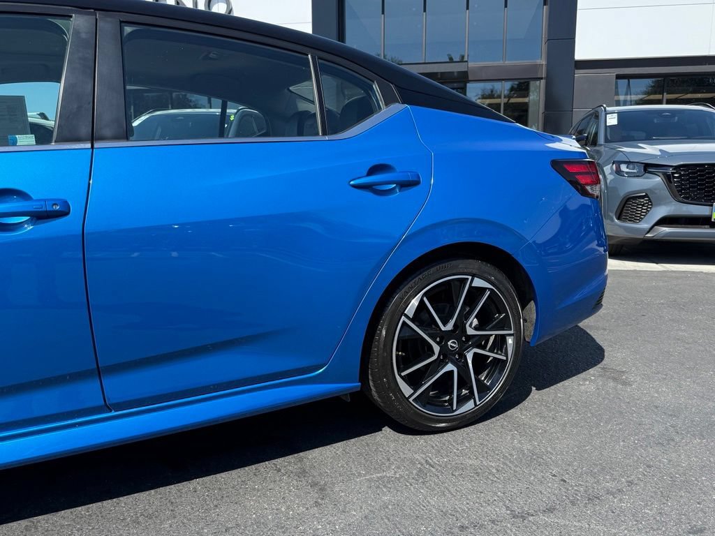 Used 2025 Nissan Sentra SR w/ SR Premium Package FWD image 6