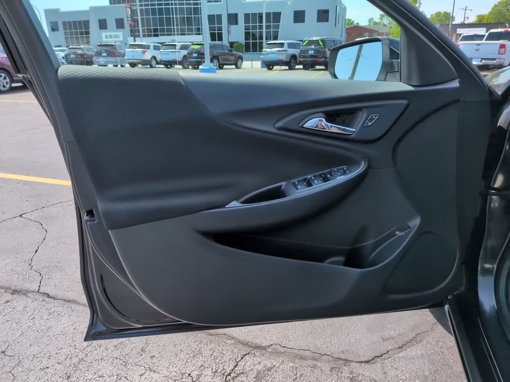 Used 2024 Chevrolet Malibu LT FWD image 15