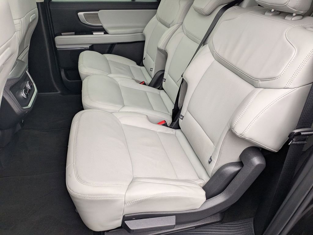 Used 2025 Ford Expedition Max Platinum AWD/4WD image 19