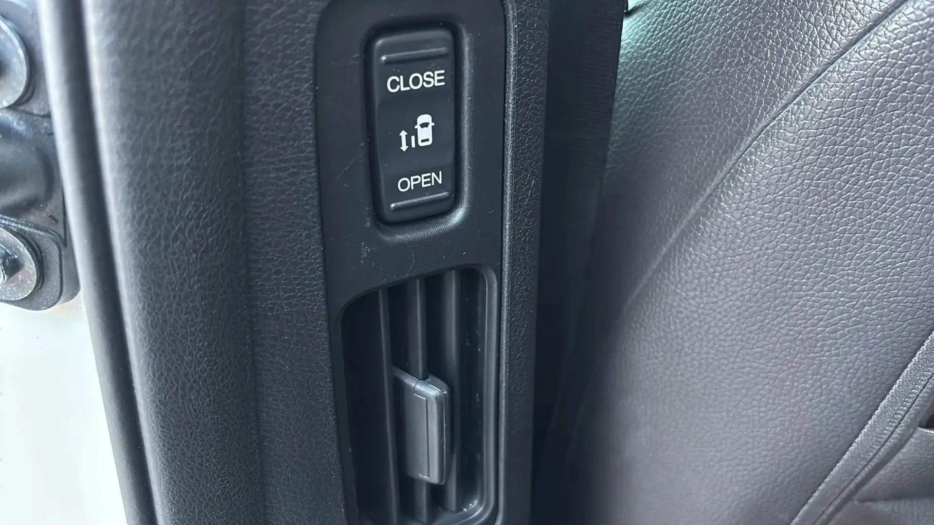 Used 2018 Honda Odyssey Touring image 13