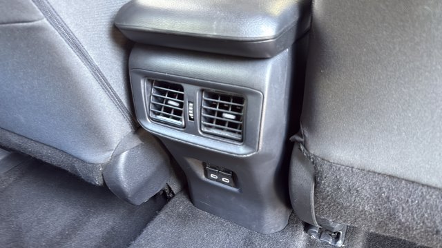 Used 2025 Toyota RAV4 XLE FWD image 28