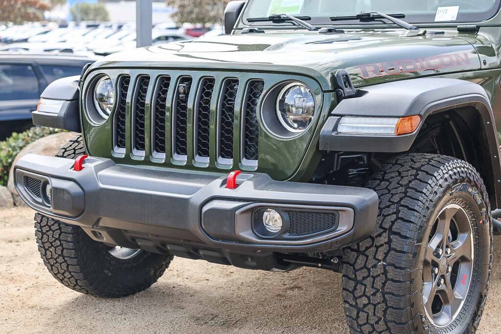Used 2023 Jeep Gladiator Rubicon w/ LED Lighting Group AWD/4WD image 18