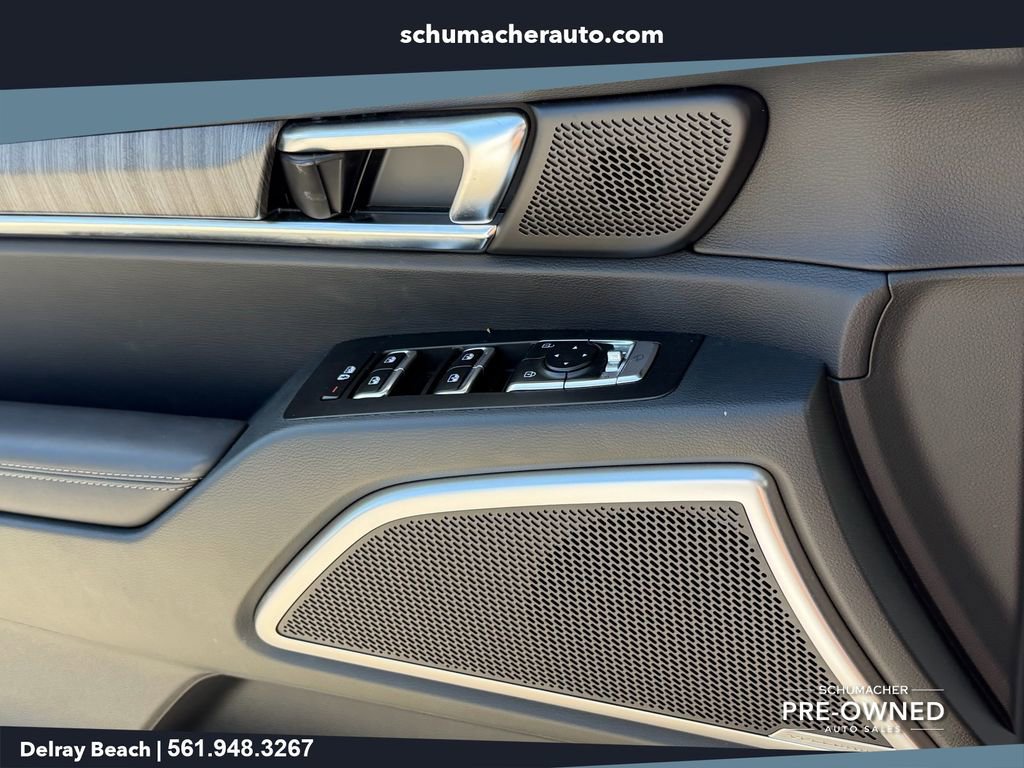 Used 2025 Kia Telluride EX w/ EX Captain's Chair Package FWD image 27