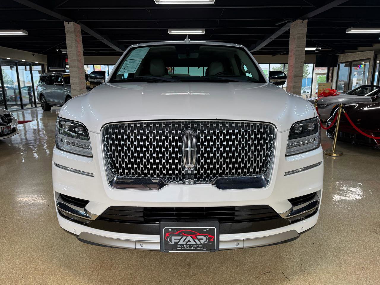 Used 2018 Lincoln Navigator Reserve w/ Technology Package AWD/4WD image 2