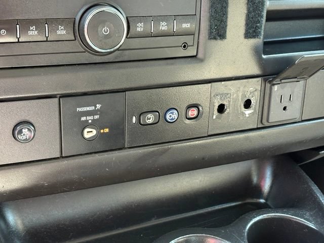 Used 2018 Chevrolet Express 3500 w/ Driver Convenience Package RWD image 18