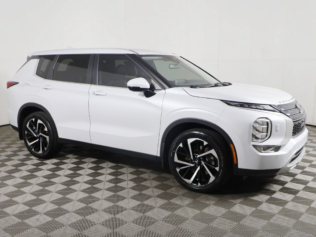 Used 2024 Mitsubishi Outlander SE AWD/4WD image 15