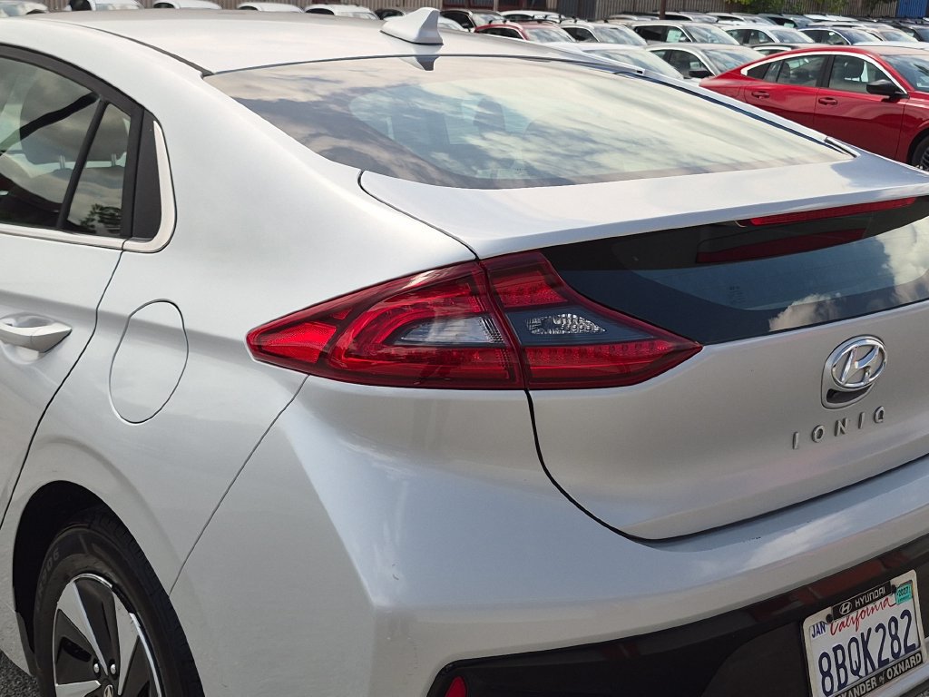Used 2017 Hyundai Ioniq SEL FWD image 10